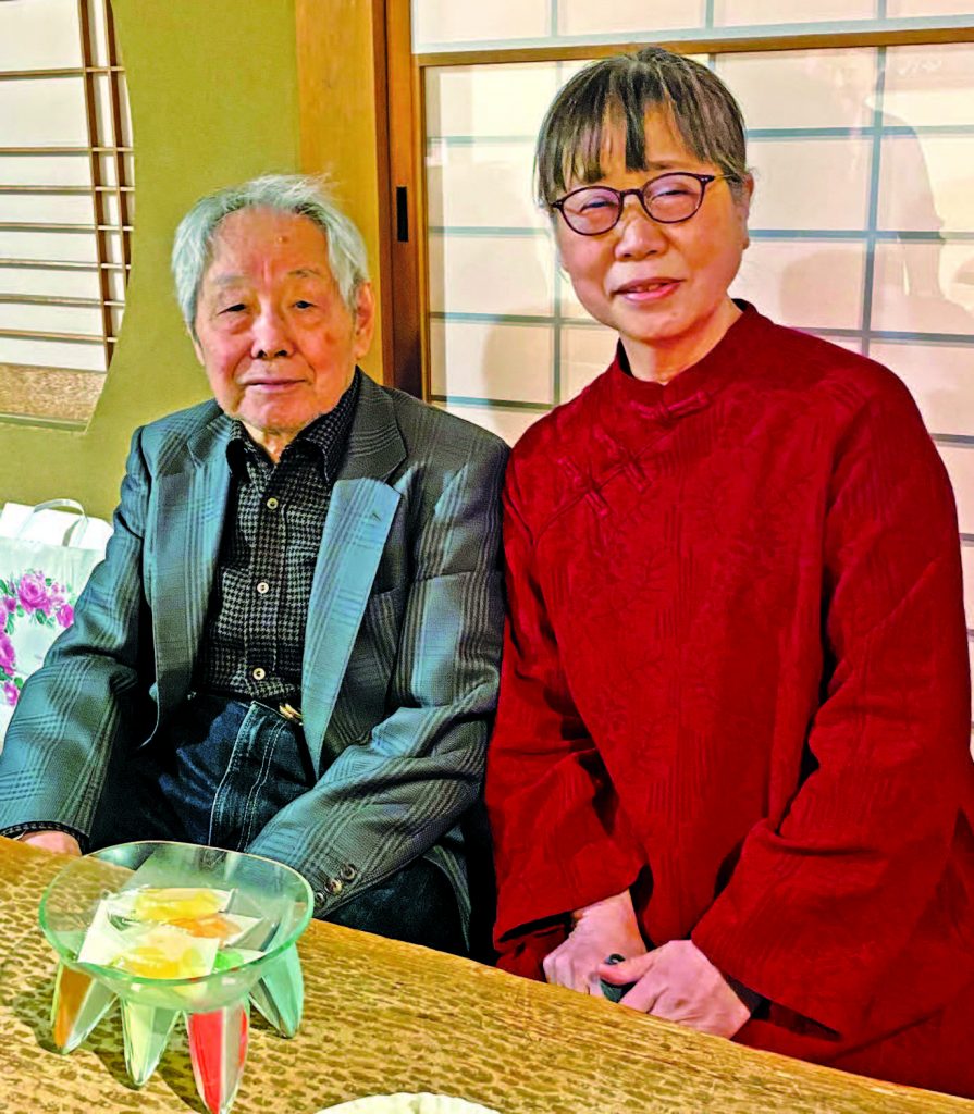 林 康夫先生(左)、本誌 企画広報副委員長の竹垣 恵子(右)